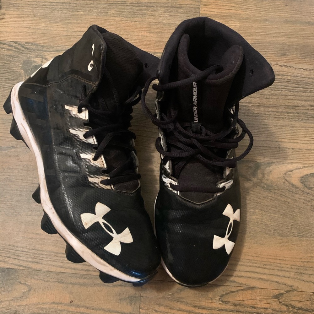 Football cleats